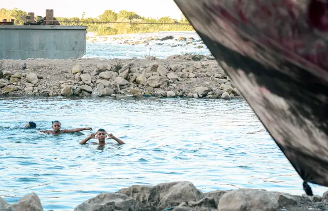 Children Swimming in the Nile, Al-Qanater Al-Khayreya
