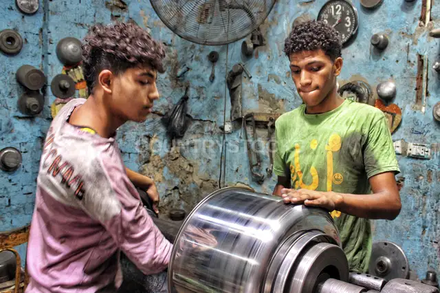 Traditional Egyptian Kharat Craftsman – Metal Turning Workshop in Historic Cairo