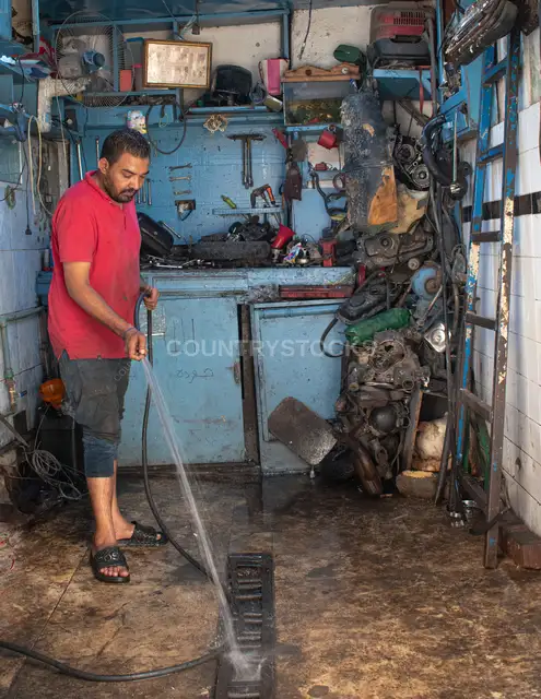 Traditional Egyptian Motorcycle Mechanic – “Mekaneki Motosiklat” Workshop in Egypt