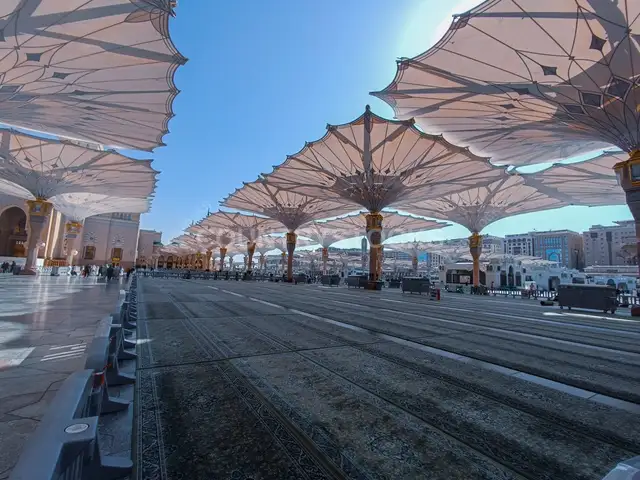 مظلات صحن المسجد النبوي الشريف، المدينة المنورة