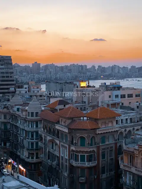 أفق الإسكندرية من الأعلى عند الغروب، محطة الرمل