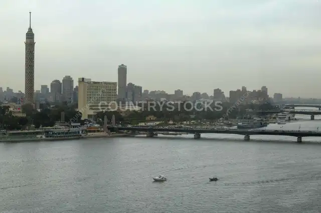 برج القاهرة ومنظر نهر النيل 2