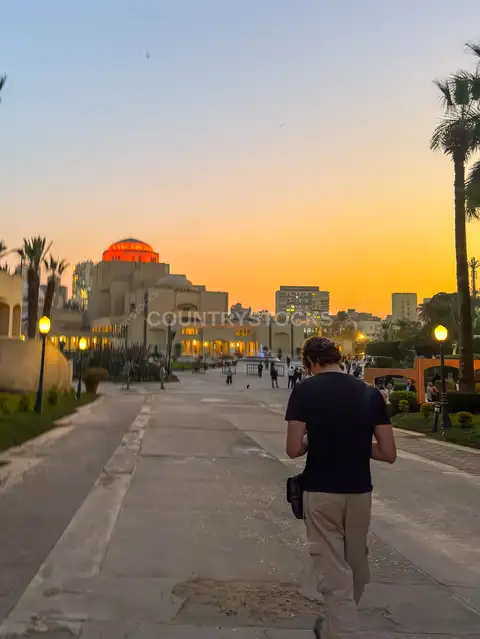 ممر دار الأوبرا المصرية عند الغروب، الجزيرة