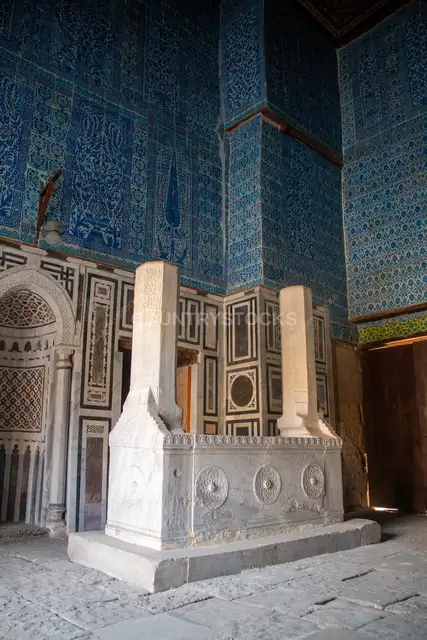 ضريح جوه المسجد الأزرق (مسجد الأمير آق سنقر) في القاهرة 2