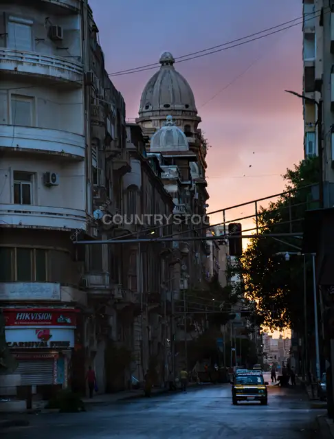 شارع فؤاد عند الغروب، وسط الإسكندرية