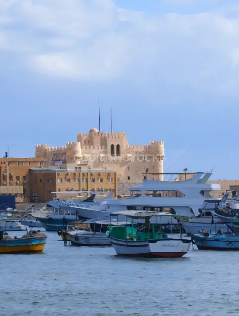 قلعة قايتباي من ميناء الإسكندرية، بحري