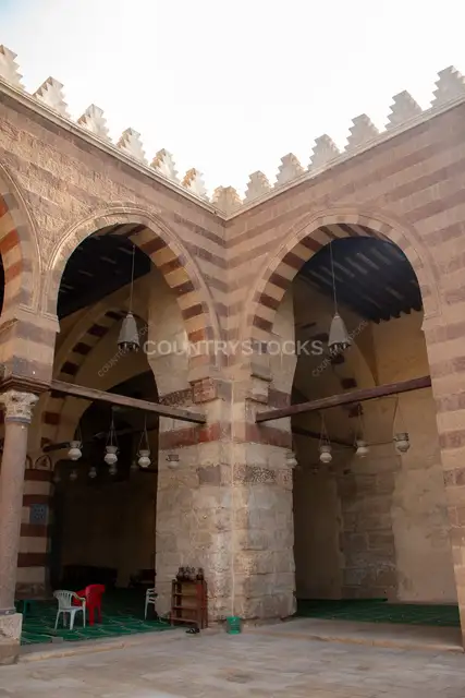 منظر جانبي للمسجد الأزرق (مسجد الأمير آق سنقر) في القاهرة 12