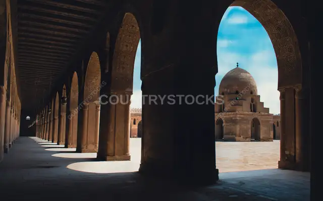 أقواس وقبة مسجد ابن طولون القاهرة