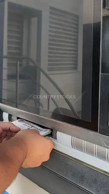 إيداع نقدي في ماكينة الصراف الآلي