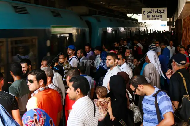 Cairo Metro Platform Crowd El Marg Direction