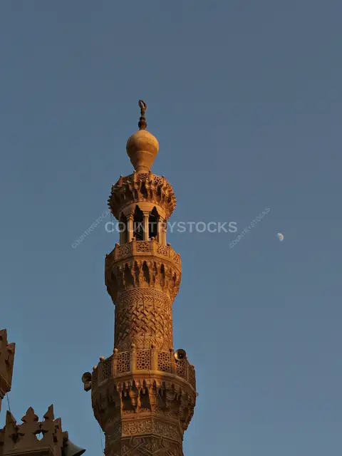 مئذنة مسجد السيدة سكينة عند الغروب، القاهرة