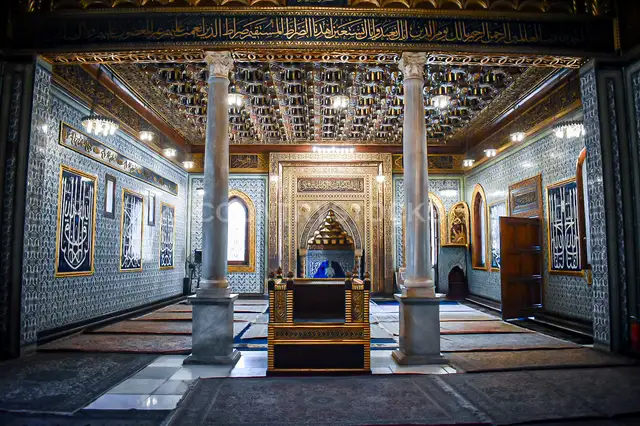 داخل مسجد قصر الأمير محمد علي بالمنيل