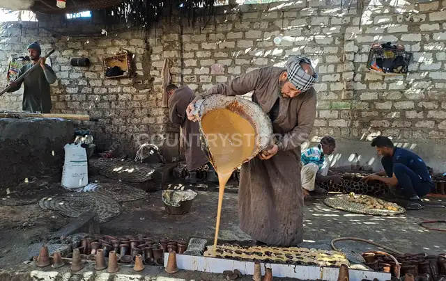 تجهيز الجلاب التقليدي من دبس قصب السكر