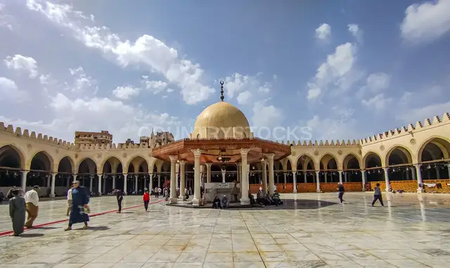 صحن مسجد عمرو بن العاص، القاهرة القديمة