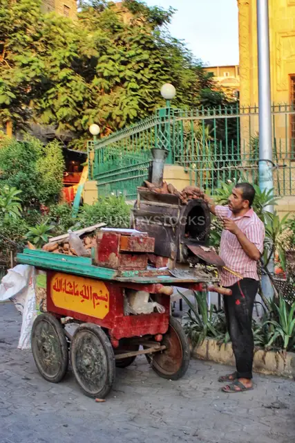 عربة بطاطا مشوية شعبية، الدرب الأحمر القاهرة