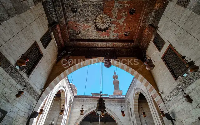 قوس صحن مسجد السلطان برسباي من الداخل - القاهرة