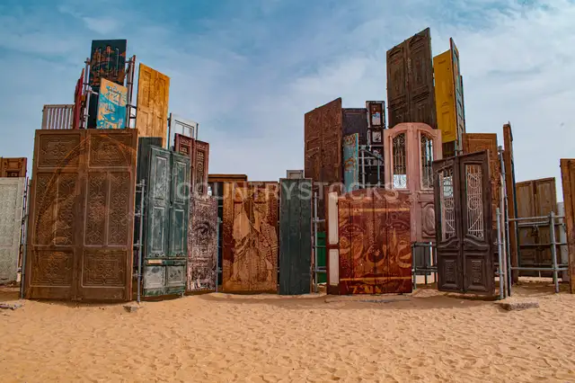 تجهيز فني من معرض فوريفر إز ناو، أهرامات الجيزة
