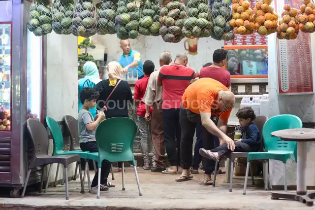 زحمة طلبات على محل العصير في العيد