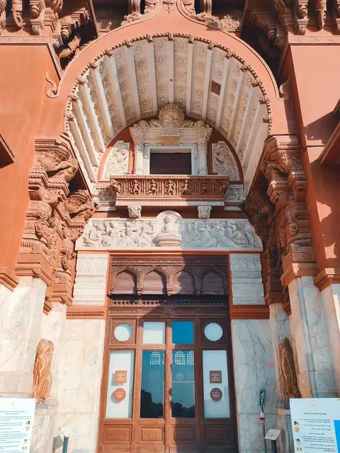 مدخل قصر البارون إمبان الرئيسي، مصر الجديدة القاهرة