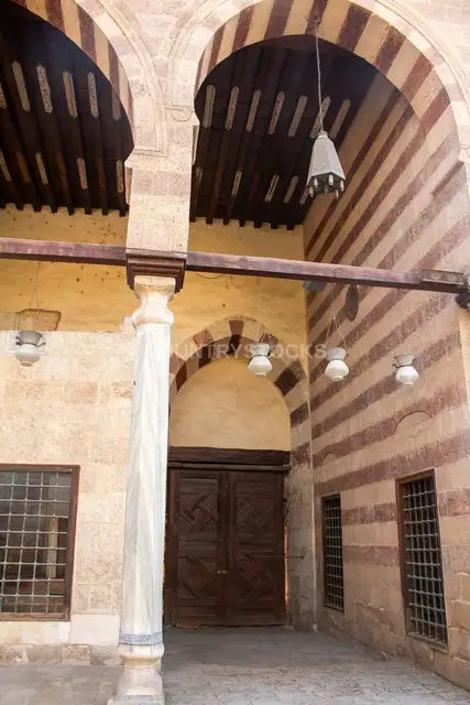 منظر جانبي للمسجد الأزرق (مسجد الأمير آق سنقر) في القاهرة 7