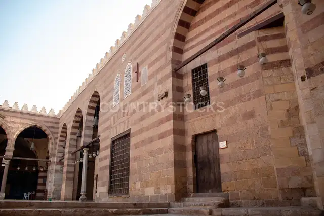 منظر جانبي للمسجد الأزرق (مسجد الأمير آق سنقر) في القاهرة 19