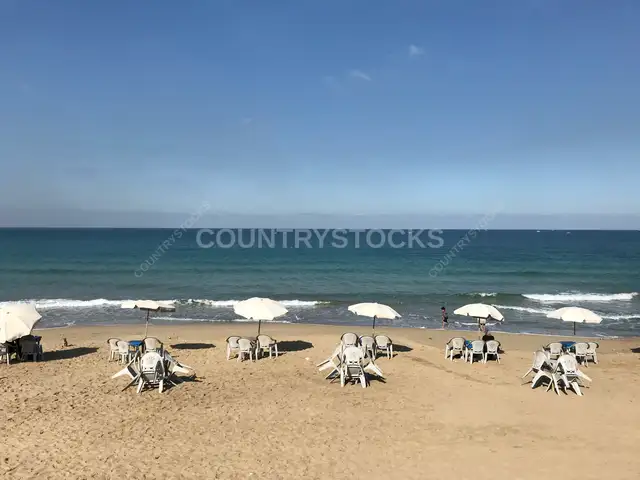شاطئ الإسكندرية على البحر المتوسط، واجهة محطة الرمل