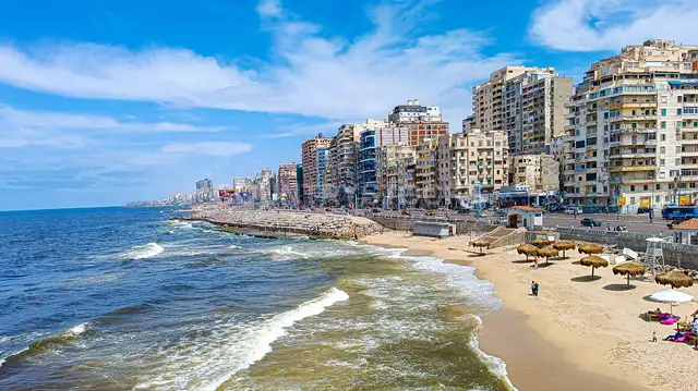شاطئ الإسكندرية من كازينو الشاطبي