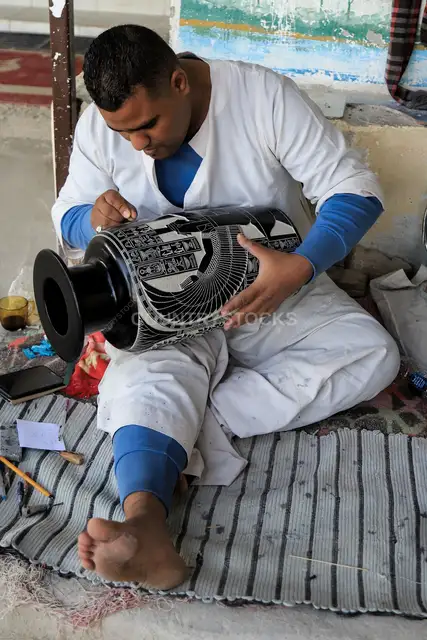 مشغولات الألباستر في القرنة بالأقصر