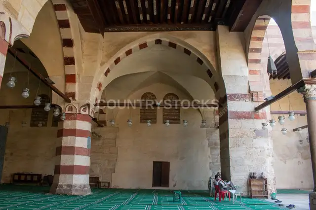 منظر جانبي للمسجد الأزرق (مسجد الأمير آق سنقر) في القاهرة 16