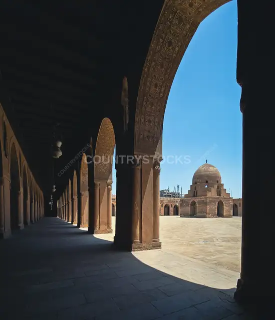 صحن مسجد ابن طولون والفسقية، القاهرة