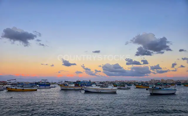 قوارب صيد عند الغروب، ميناء بحري الإسكندرية