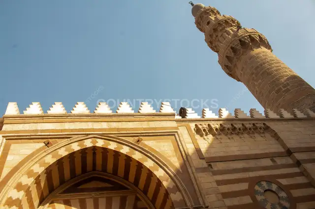 منظر جانبي للمسجد الأزرق (مسجد الأمير آق سنقر) في القاهرة 2