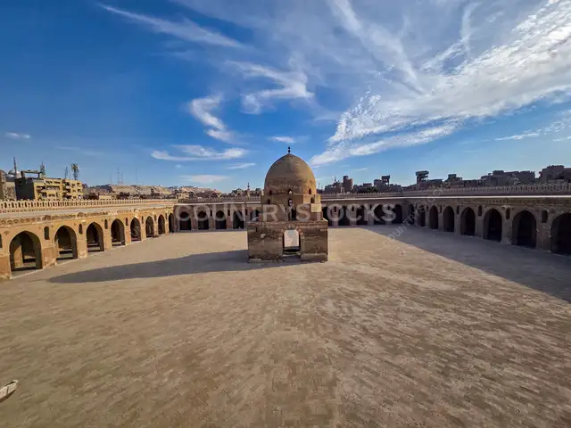 صحن مسجد ابن طولون والفسقية، القاهرة