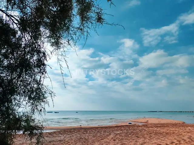 شاطئ رملي في العين السخنة، ساحل البحر الأحمر