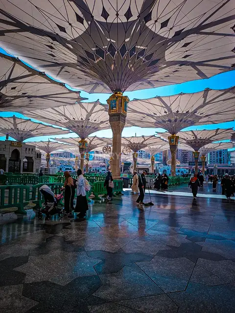 ساحة مظلات المسجد النبوي، المدينة المنورة