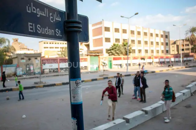شباب في شارع السودان بالقاهرة