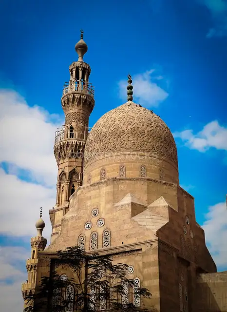 مسجد خاير بك – القبة والمئذنة، الدرب الأحمر القاهرة