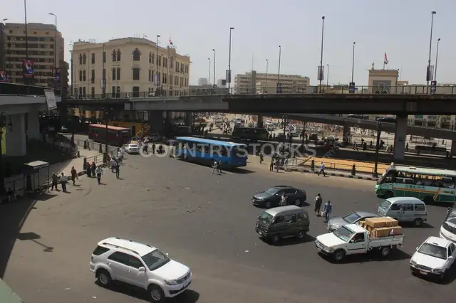 سير ميدان رمسيس والكوبري في القاهرة 2014