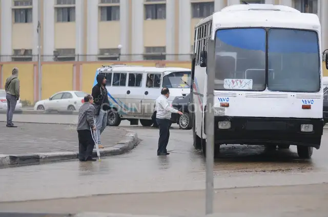 شارع في القاهرة في يوم شتاء ممطر 2