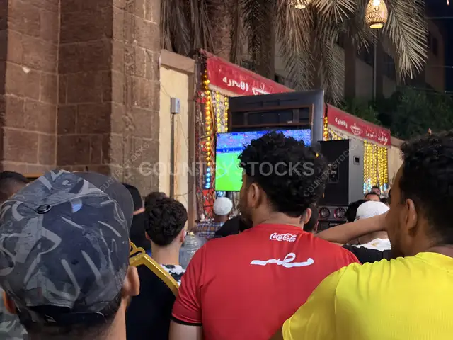 ناس بيتفرجوا على ماتش مصر في كاس العالم، الجمالية القاهرة
