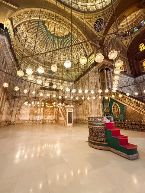 المنبر والمحراب داخل مسجد محمد علي