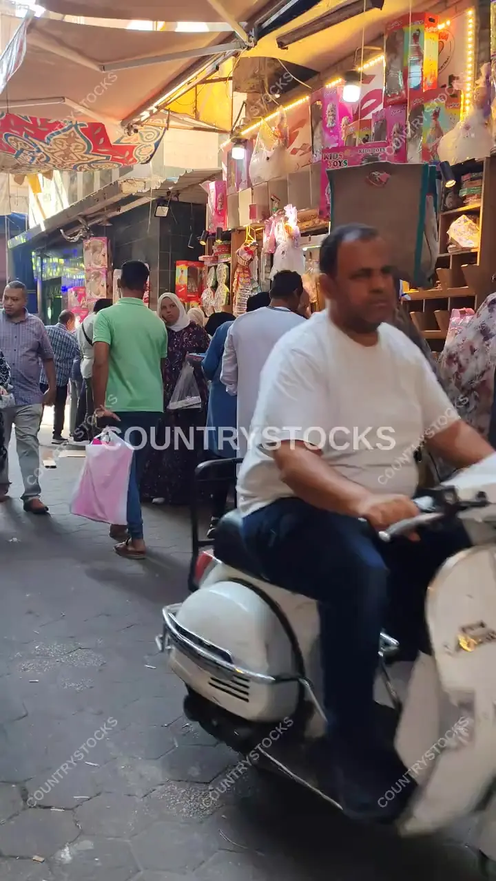 سوق حلاوة المولد في بين الحارات برمسيس، القاهرة