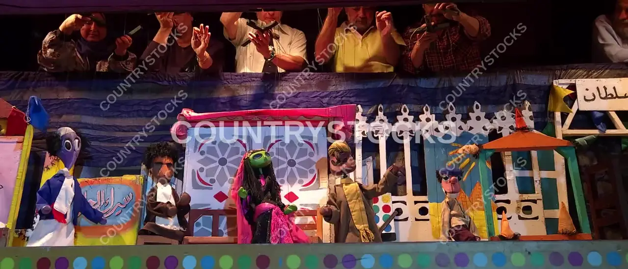 El-Leila El-Kebeera Puppet Show, Tar Fel Hawa Shashy Scene