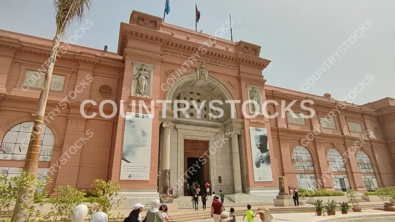 الواجهة الخارجية للمتحف المصري، ميدان التحرير، القاهرة