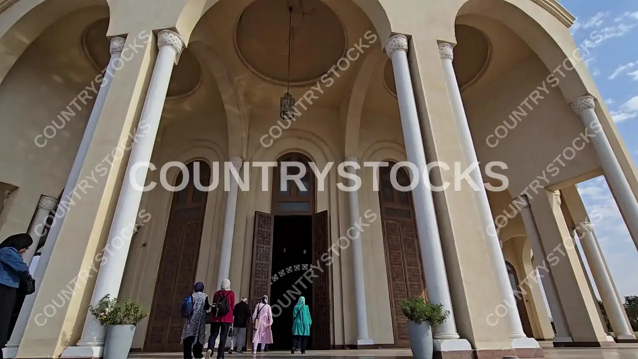 مدخل كاتدرائية ميلاد المسيح، العاصمة الإدارية الجديدة