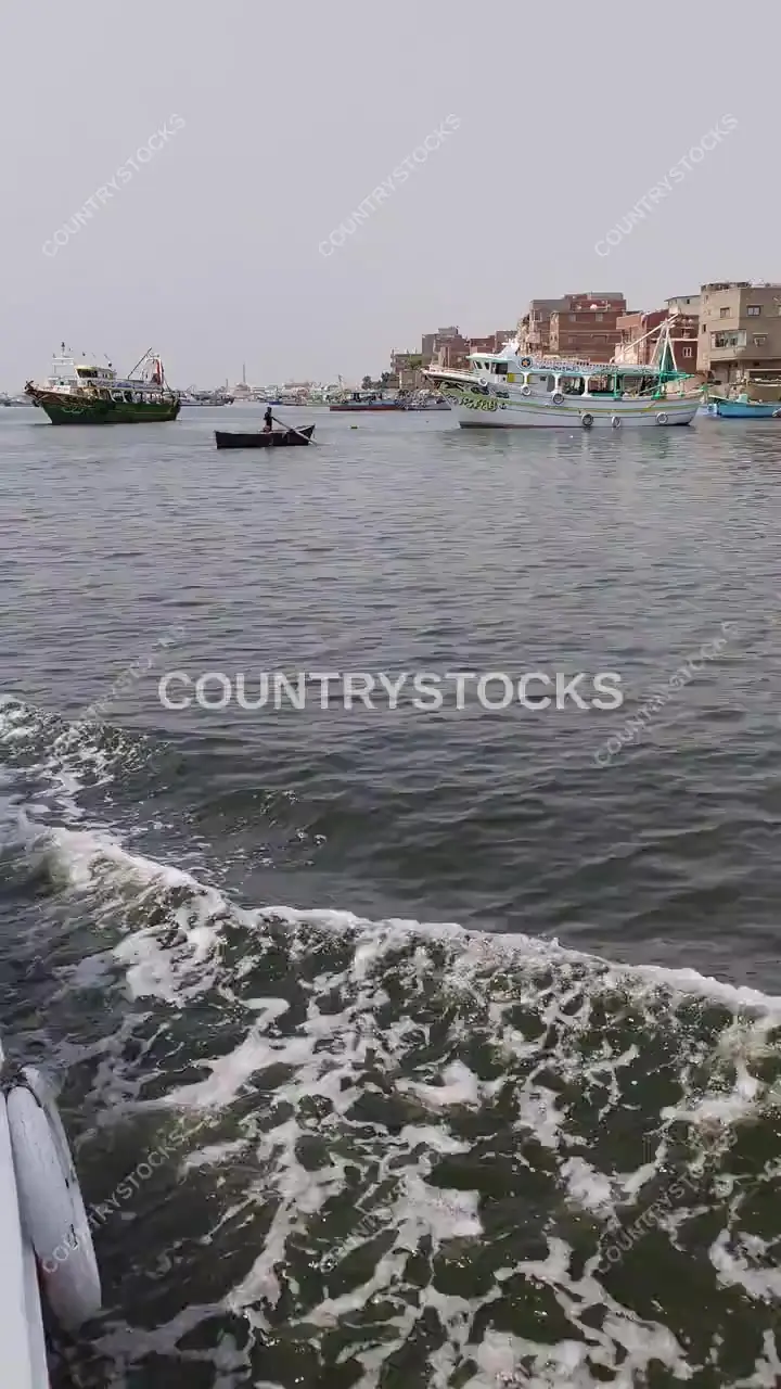 سفن الصيد وترسانة البناء في عزبة البرج، دمياط